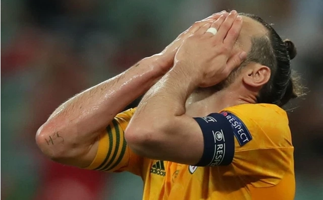 Ramsey châm chọc Bale về quả đá penalty hỏng ăn trước Thổ Nhĩ Kỳ