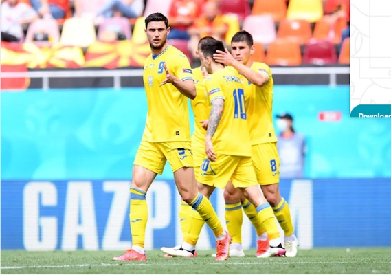 VIDEO: Ukraine ghi bàn thứ hai sau pha phối hợp như đá tập