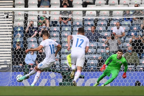 Xem lại bàn thắng thứ 3 của hiện tượng Patrik Schick tại EURO 2020