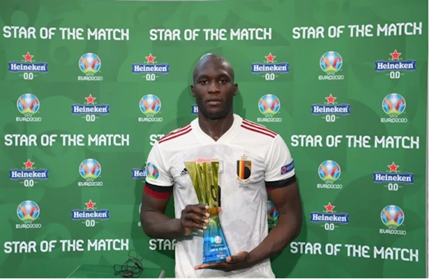 UEFA khiến NHM bất ngờ khi trao giải cho Lukaku thay vì De Bruyne