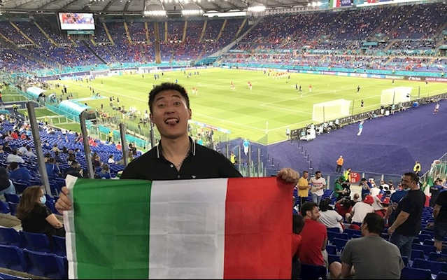 Ký sự Euro: Sức hút cuồng nhiệt của sắc Thiên thanh