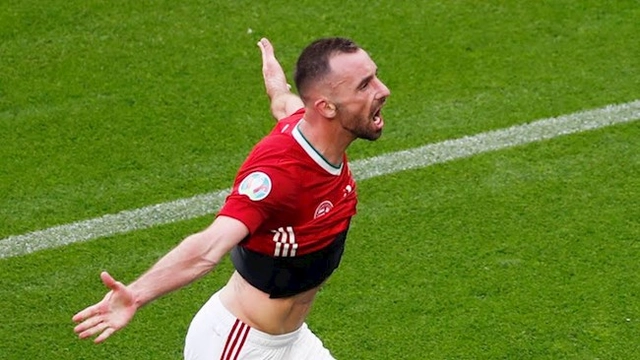 VIDEO: Sút tung lưới Pháp, sao Hungary đập phá khu vực BLV tác nghiệp