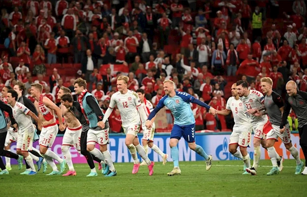 10 phút kỳ diệu giúp Đan Mạch lách qua khe cửa hẹp