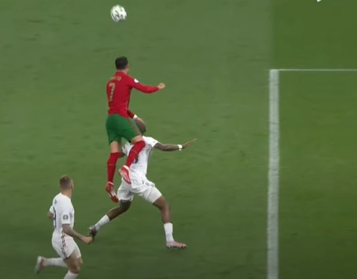 Cristiano Ronaldo khiến Presnel Kimpembe khâm phục về khả năng bật cao