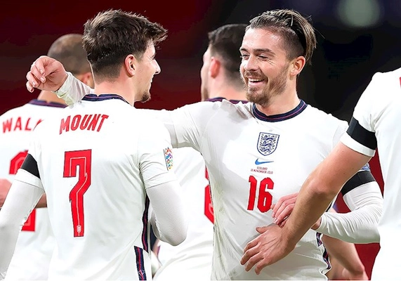 Jack Grealish không xứng đáng đá chính bằng Mason Mount