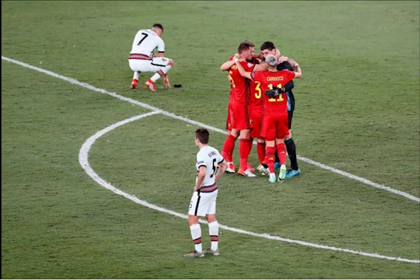 VIDEO: Cột dọc lấy đi bàn gỡ của BĐN trước Bỉ