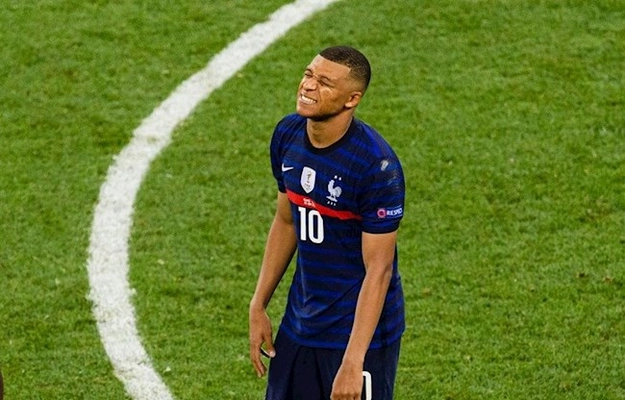 Vua bóng đá Pele động viên Kylian Mbappe