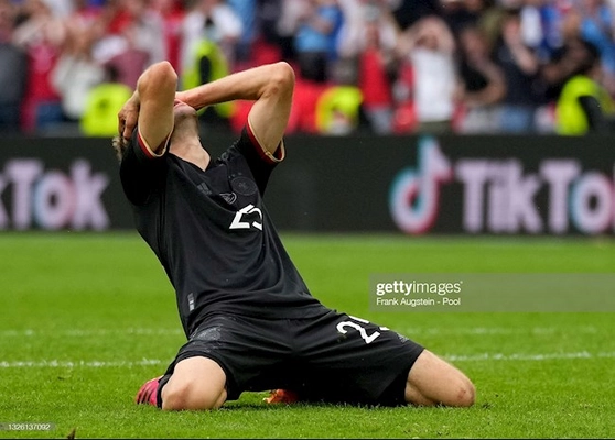 Cả 4 ĐT trong bảng Tử thần EURO đều bay màu