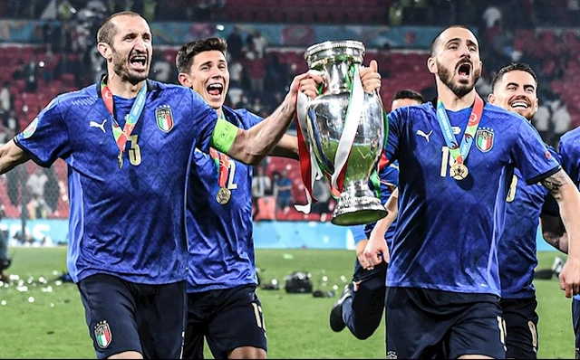 Khó tin: Bonucci và Chiellini không bị rê qua một lần nào ở Euro 2020