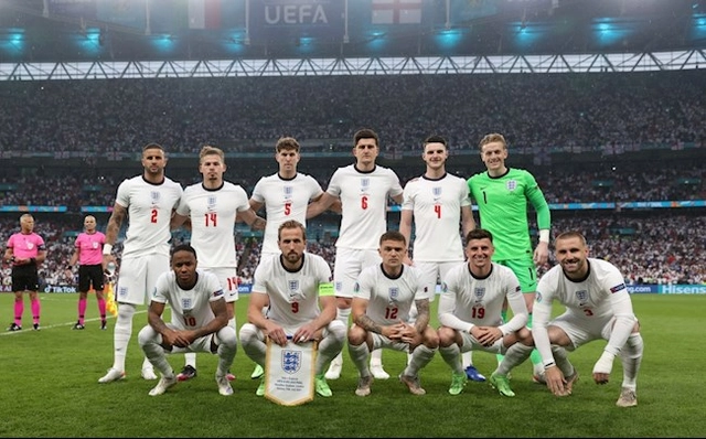 Một nửa đội hình xuất phát của tuyển Anh thua 2 trận chung kết để đời
