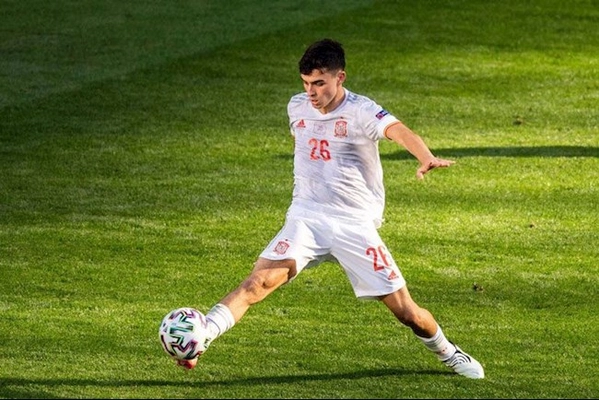 Pedri vô đối ở Euro 2020, hứa làm điều bất ngờ nếu TBN vô địch