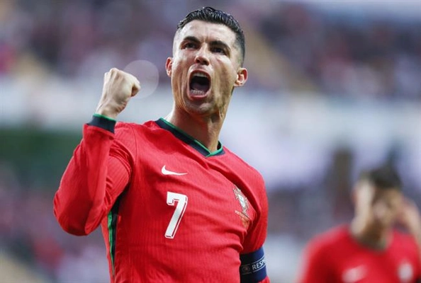 Cựu sao Man United: Ronaldo tham vọng dẫn dắt ĐT Bồ Đào Nha