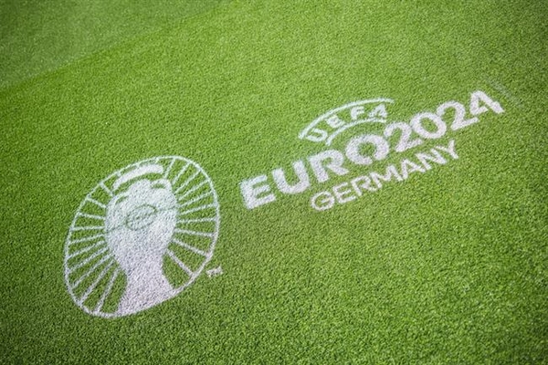 Tin cực vui với NHM bóng đá mùa EURO