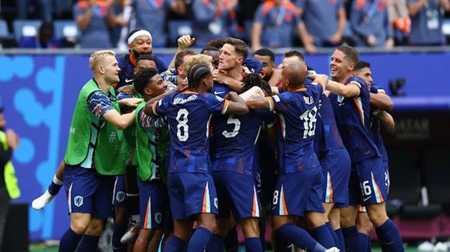 Những thống kê không thể bỏ qua sau trận Ba Lan 1-2 Hà Lan