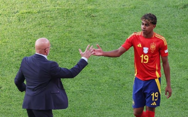 Thần đồng Lamine Yamal nói gì sau trận ra mắt Euro thành công?