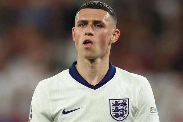Phil Foden: Hãy trách các cầu thủ, đừng chỉ trích HLV Gareth Southgate