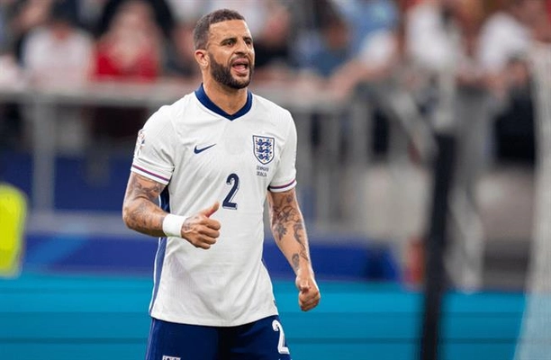 Kyle Walker phản pháo trước những chỉ trích về đội tuyển Anh