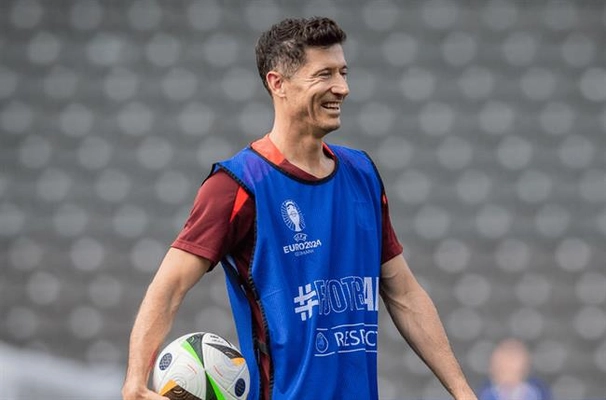 HLV Ba Lan nói gì về khả năng thi đấu của Robert Lewandowski?