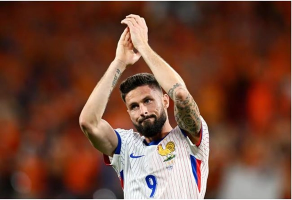 Olivier Giroud thất vọng sau trận hòa Hà Lan