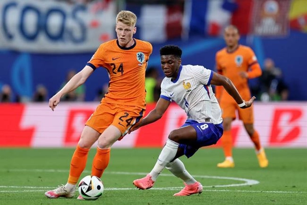 Cục diện bảng D EURO 2024: Dắt tay nhau đi tiếp