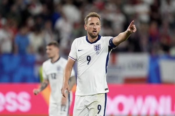 Harry Kane họp khẩn với toàn đội trước thềm đấu Slovenia