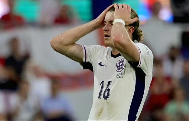 45 phút quá tệ của Conor Gallagher