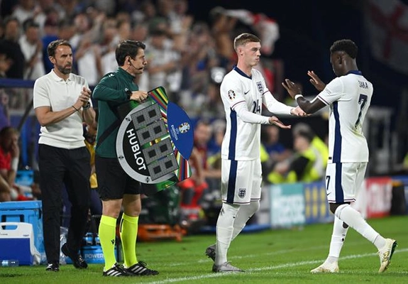 Anh 0-0 Slovenia: Southgate đã biết sai và đang sửa sai?