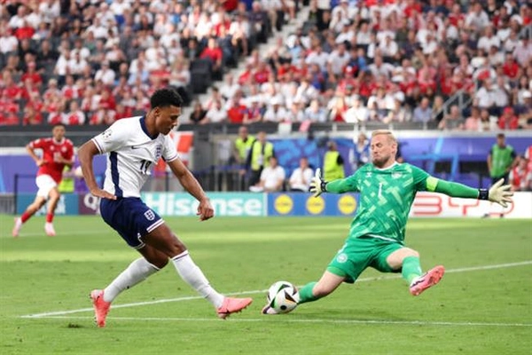 Ollie Watkins cần phải được thi đấu nhiều hơn