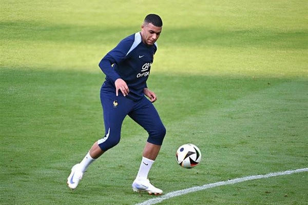 Mbappe có vũ khí mới trước thềm vòng 1/8 Euro 2024