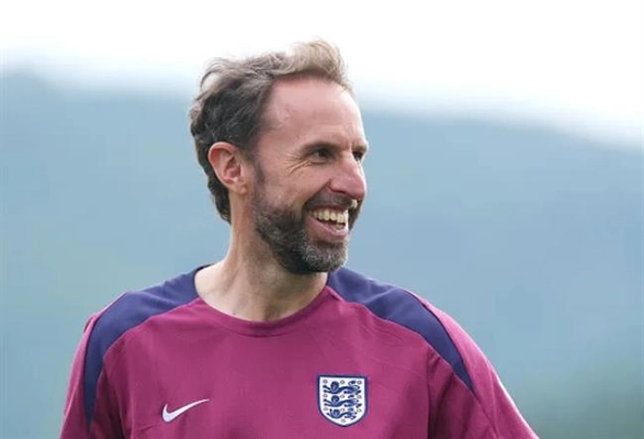 Gareth Southgate chỉ thay đổi một cầu thủ trước Slovakia