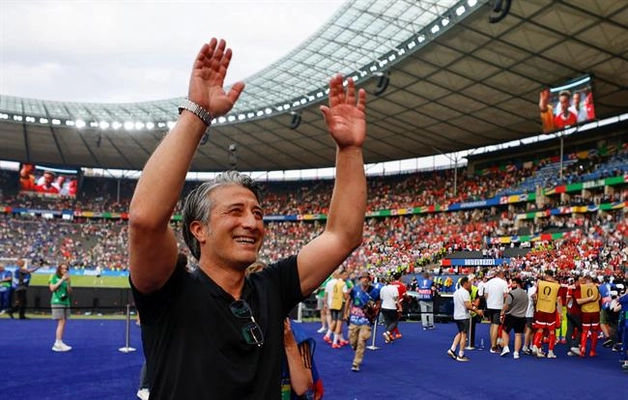 Murat Yakin và hành trình biến Thụy Sĩ thành tắc kè hoa tại Euro 2024