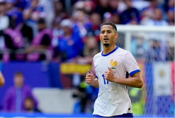 Bernardo Silva nhận định về William Saliba 