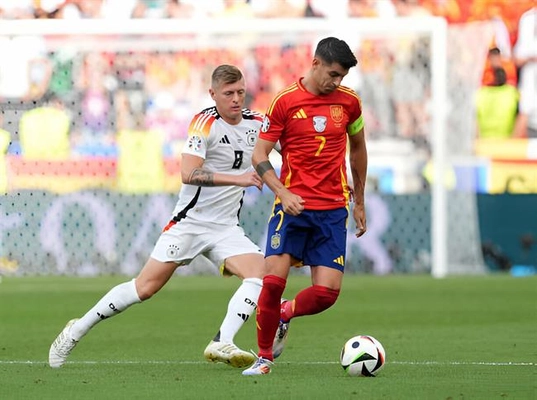 BTC nhầm lẫn, Morata không bị treo giò trong trận gặp Pháp