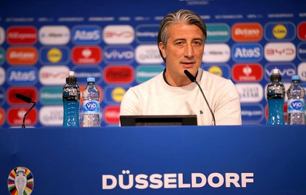 HLV Murat Yakin tự hào dù Thụy Sĩ để thua trước ĐT Anh