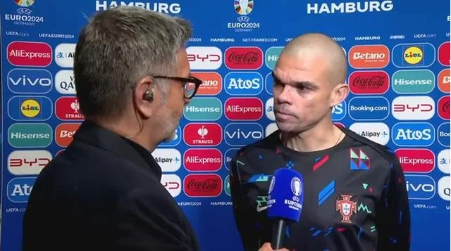 VIDEO: Pepe xúc động không nói nên lời trước lời bày tỏ của phóng viên