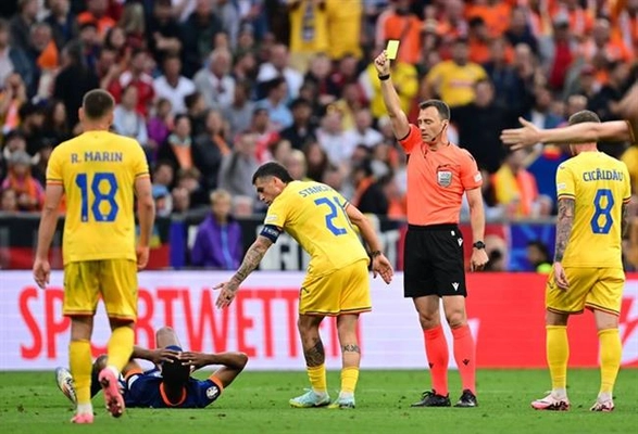 Trọng tài dính án dàn xếp tỷ số bắt trận Hà Lan vs Anh