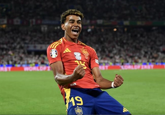 Lamine Yamal nhận thêm giải thưởng cá nhân cao quý sau EURO 2024