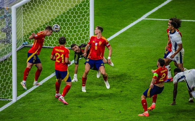 Pha cứu thua ngoạn mục của Dani Olmo gieo sầu cho ĐT Anh