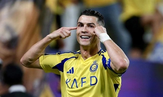 Ronaldo lập cú đúp trong ngày tái xuất ở Al Nassr