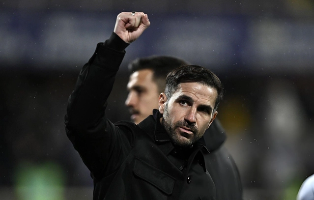Como-duoi-su-chi-dao-tai-tinh-Cesc-Fabregas