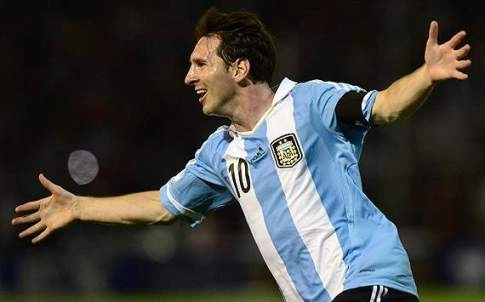 Lionel Messi khai thông bế tắc cho Argentina