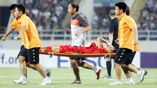 Cận cảnh chấn thương của Công Vinh