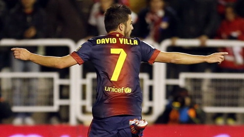 Hãy gọi David Villa là Ngài... đánh gót!