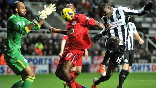 Newcastle 3-0 Wigan: Demba Ba lập công lớn