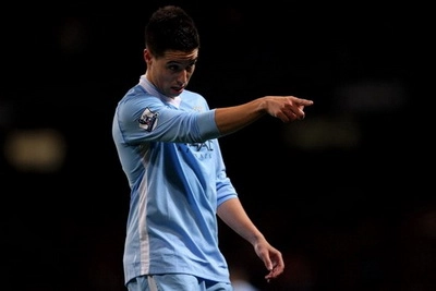 Samir Nasri đưa Man City vươn lên dẫn trước