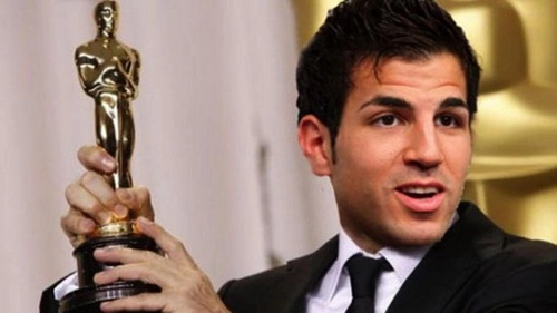 CĐV Sevilla đòi trao tượng vàng Oscar cho kịch sỹ Fabregas
