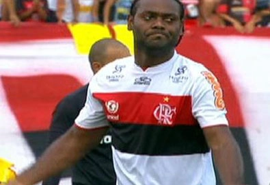 Pha bỏ lỡ 'điên rồ' của sao Brazil