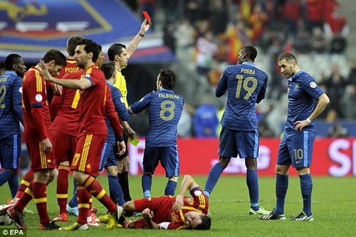 Cựu sao trẻ Man Utd có xứng đáng nhận thẻ đỏ?