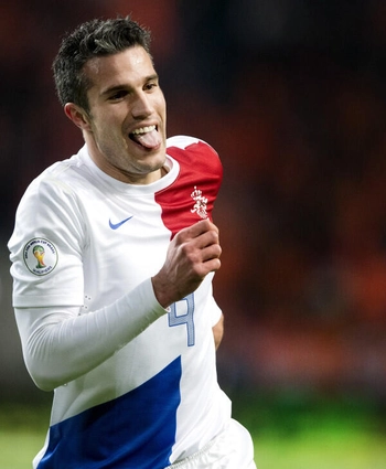Robin Van Persie nổ súng trở lại: Điềm lành cho Man Utd