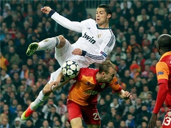 Ronaldo mở tỷ số